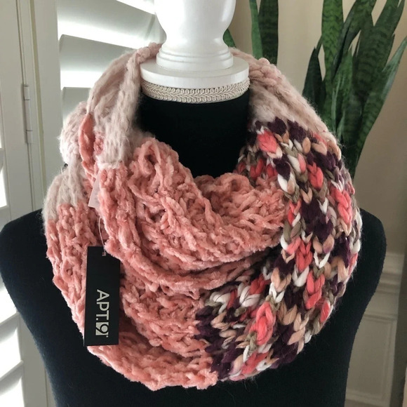 NWT Apt 9 Pink Chenille Infinity Scarf Chevron New - Picture 1 of 4